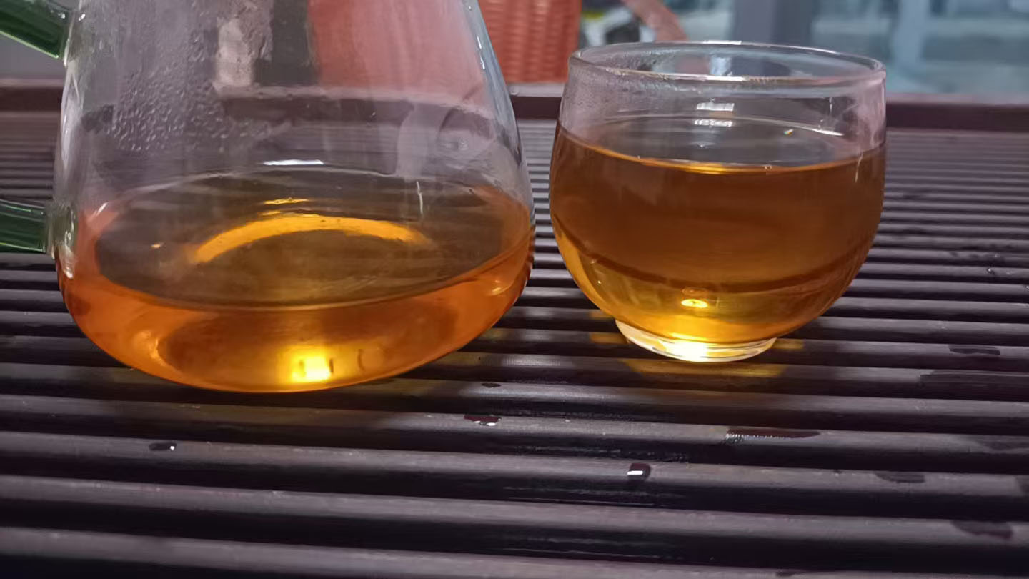 普洱红茶汤色糯润蜜香